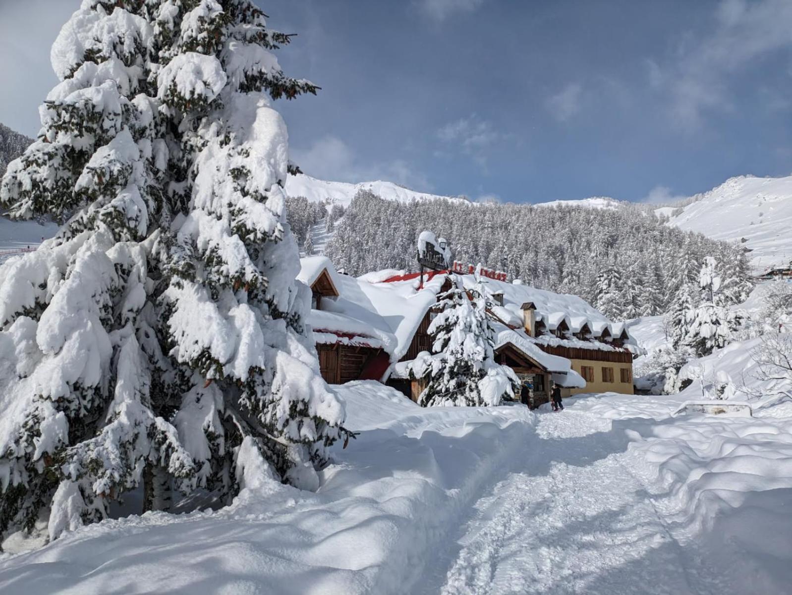 Le Bataclan Hotel Auron Exterior photo